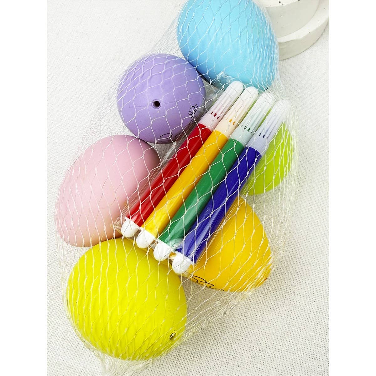 DIY Colored Easter Egg with Markers