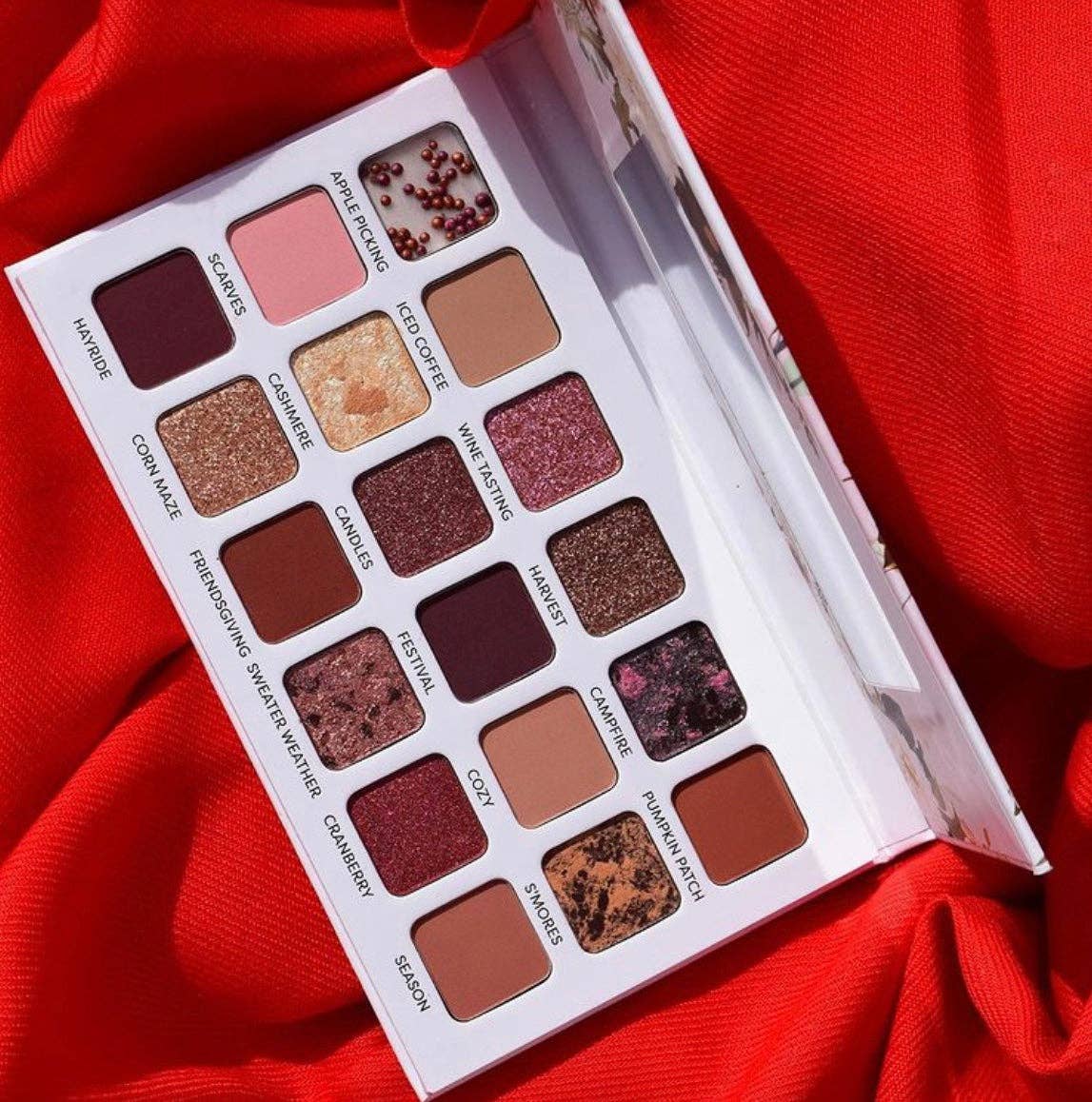 Hello Autumn 18 Shade Duo-Finish Eyeshadow Palette