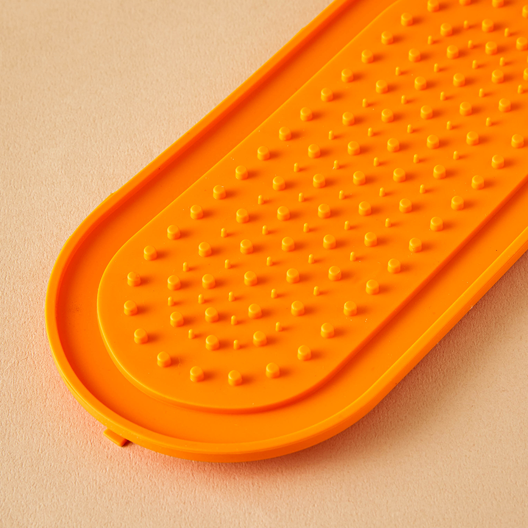 Oval Lick Mat w/ Suction Cups