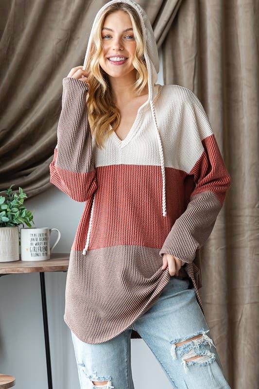 ET7476-12  SOLID URBAN RIBBED DRAWSTRING HOODIE TOP: CREAM/RUST / 2-2-2 (1X-2X-3X)