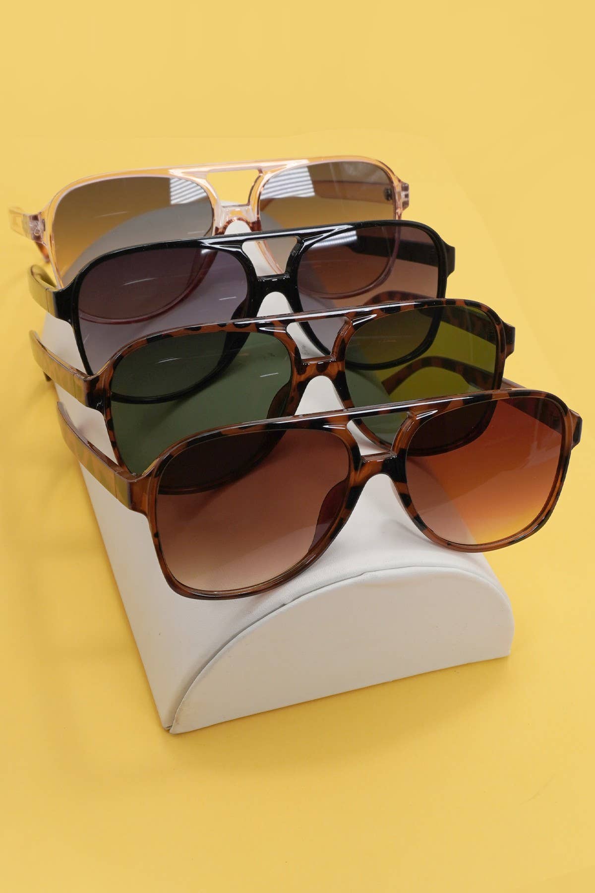 CLASSIC OVERSIZED FRAME SUNGLASSES PACK OF 12 | 40SG821