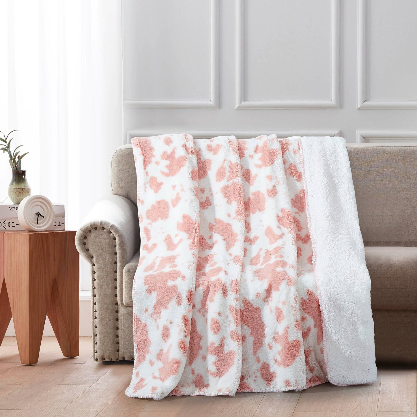 "Strawberry Cow" Faux Fur Plush Throw Blanket - 50"x70