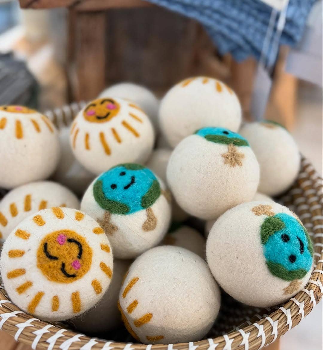 Earth & Sun: Eco Wool Dryer Balls Fair Trade: Happy Earth