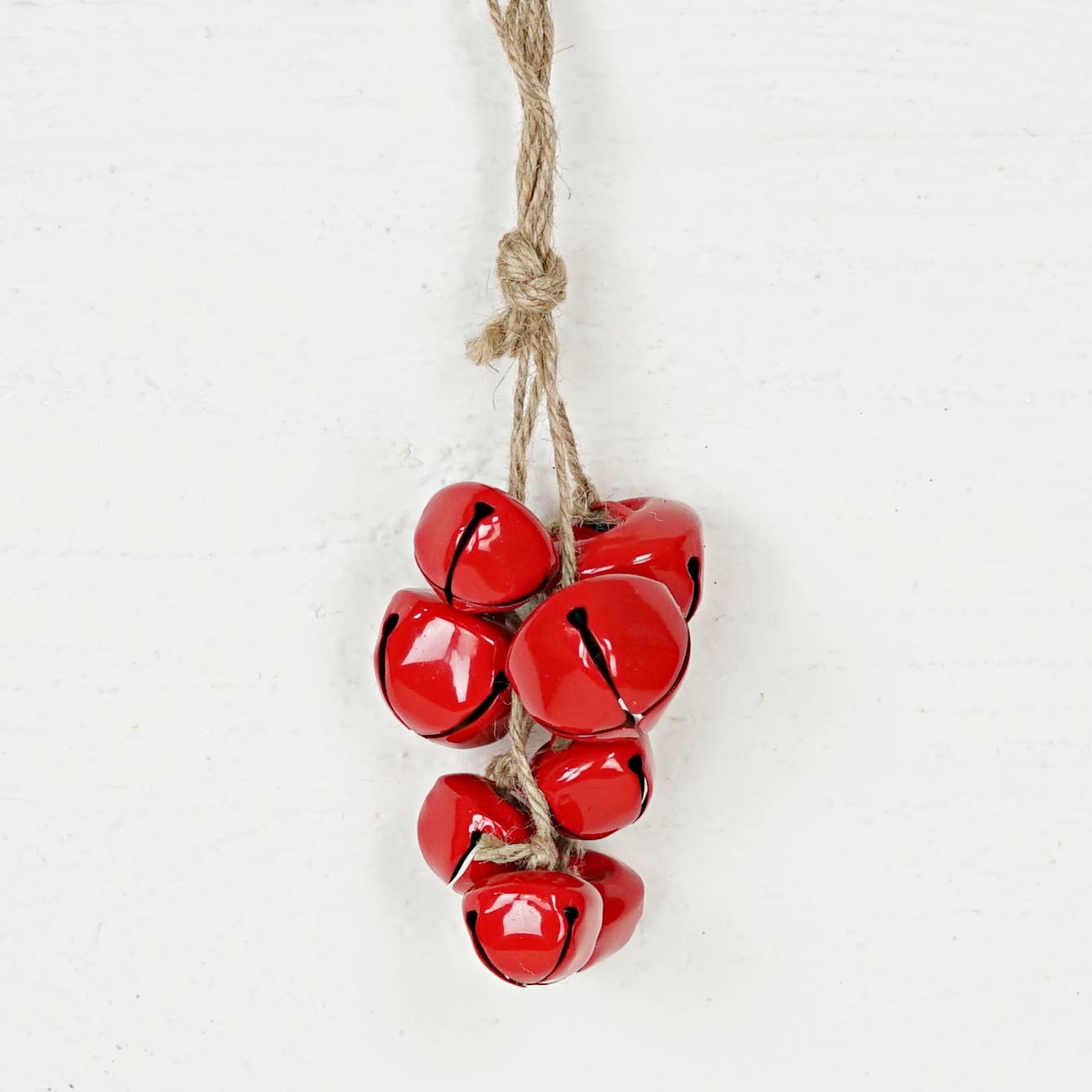 28075- 10inL Red Bells Cluster on jute string