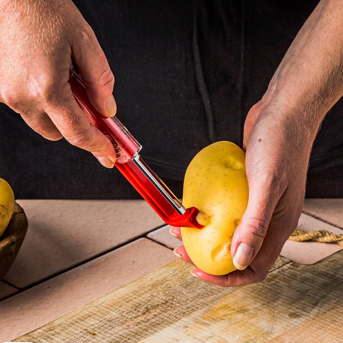 Sharple Self-Sharpening Japanese Stainless Steel Peeler: Green